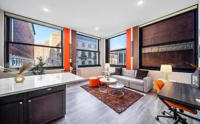 Heart Of Dt With Corner View And With Free Pool & Steam 307