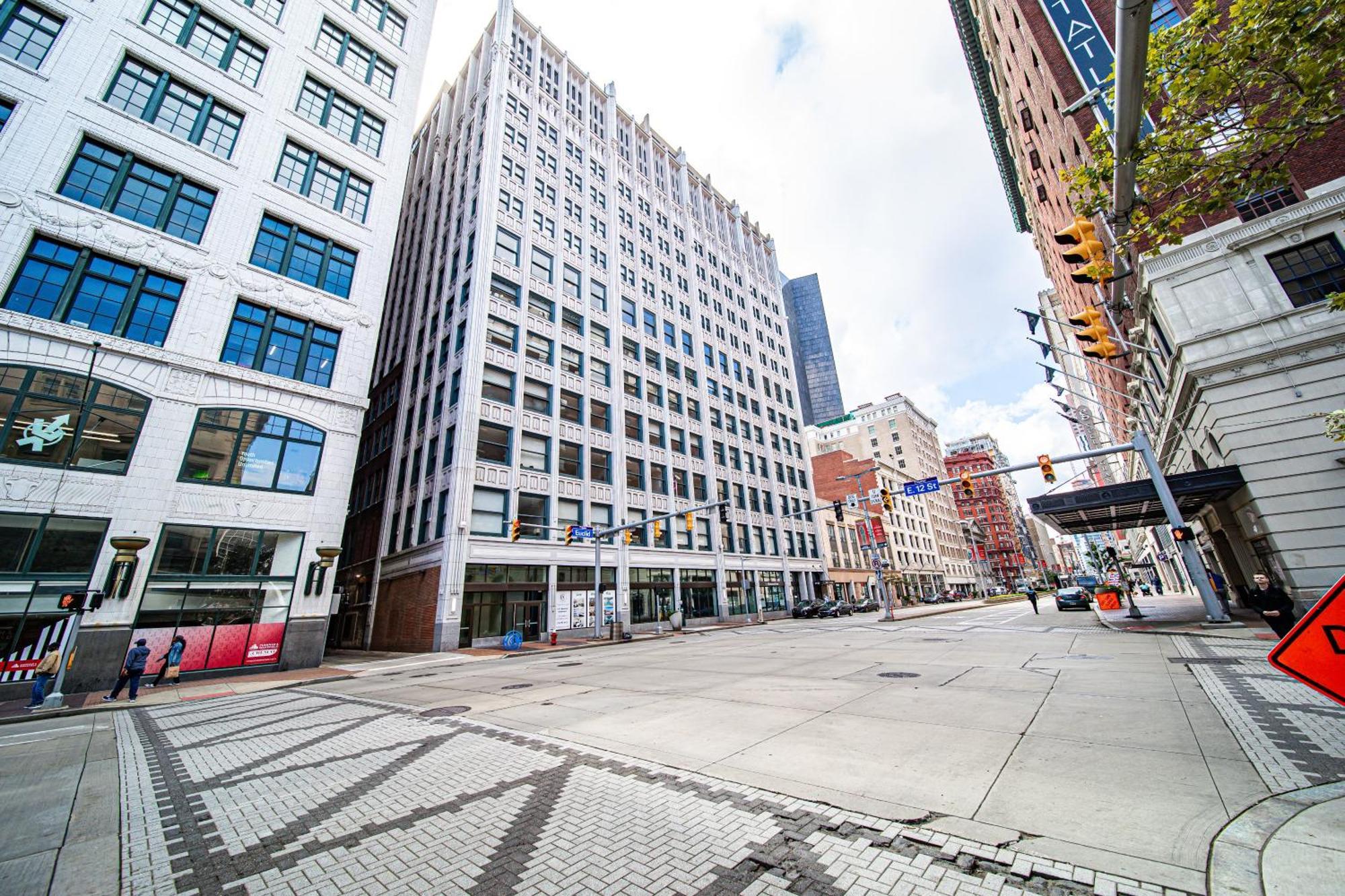Heart Of Dt With Corner View And With Free Pool & Steam 307 Apartment Cleveland Exterior photo